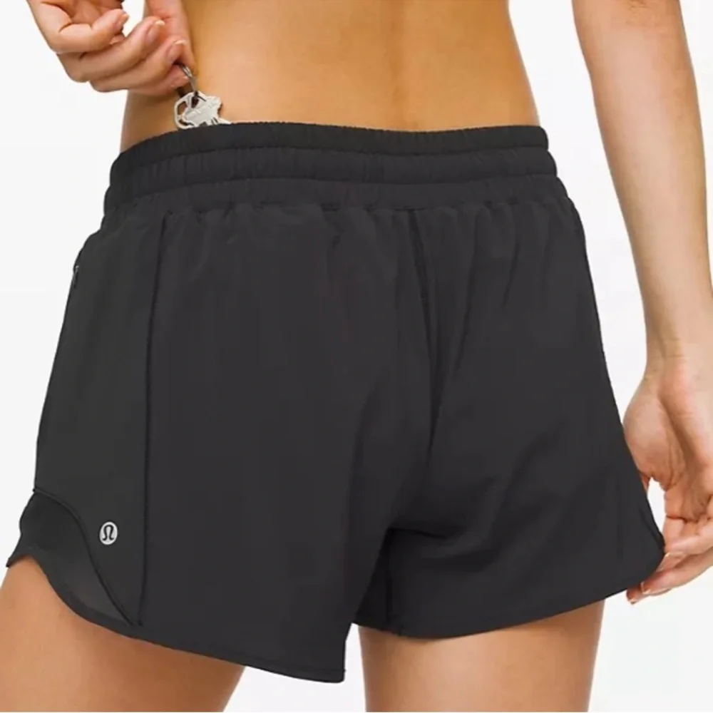 Excellent Lululemon Hotty Hot Short II Long 4" Low Rise Black Size:0/ 00 - Picture 6 of 13